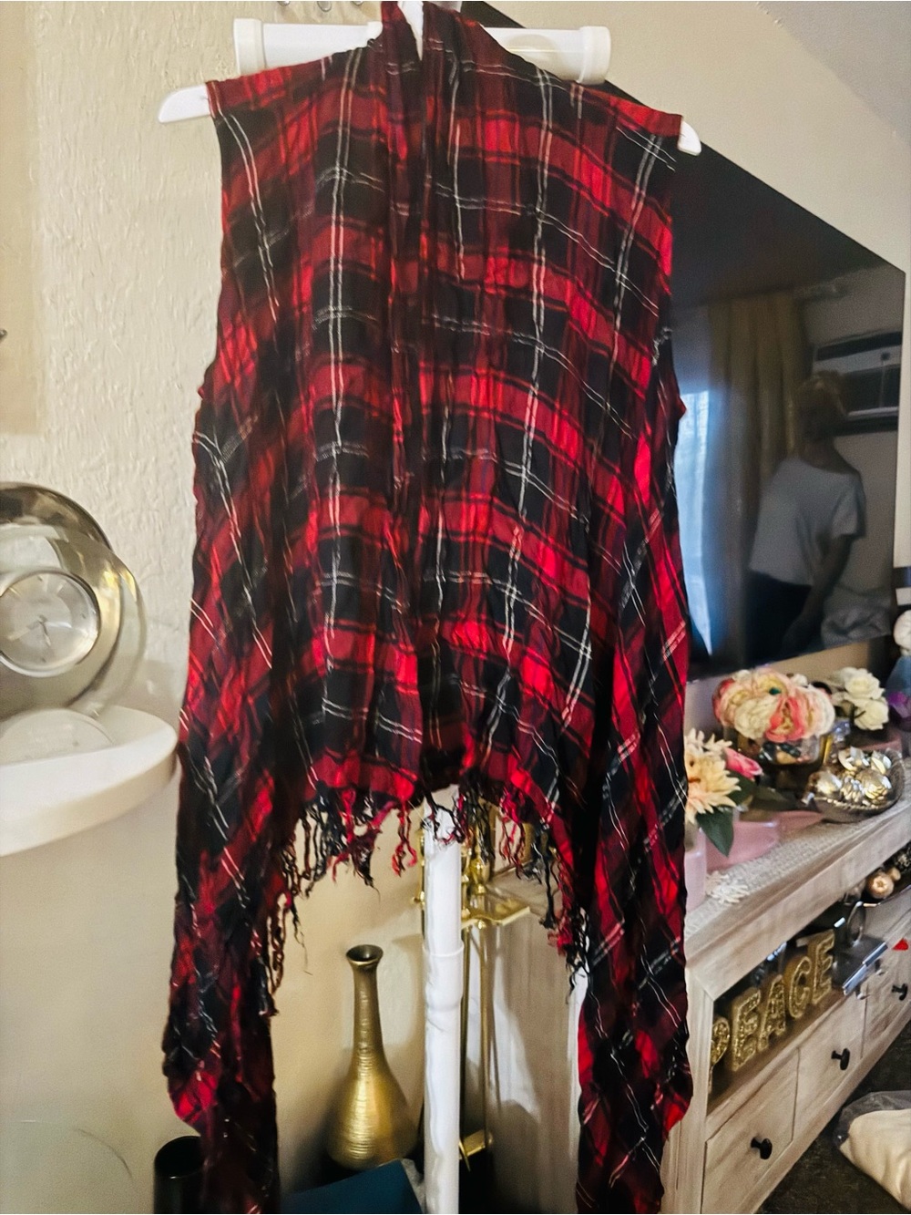 En Creme Red and Black Plaid Tassel Shawl